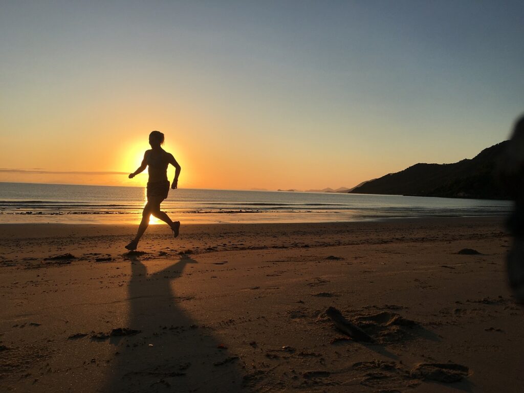 beach, sunrise, run-3804336.jpg